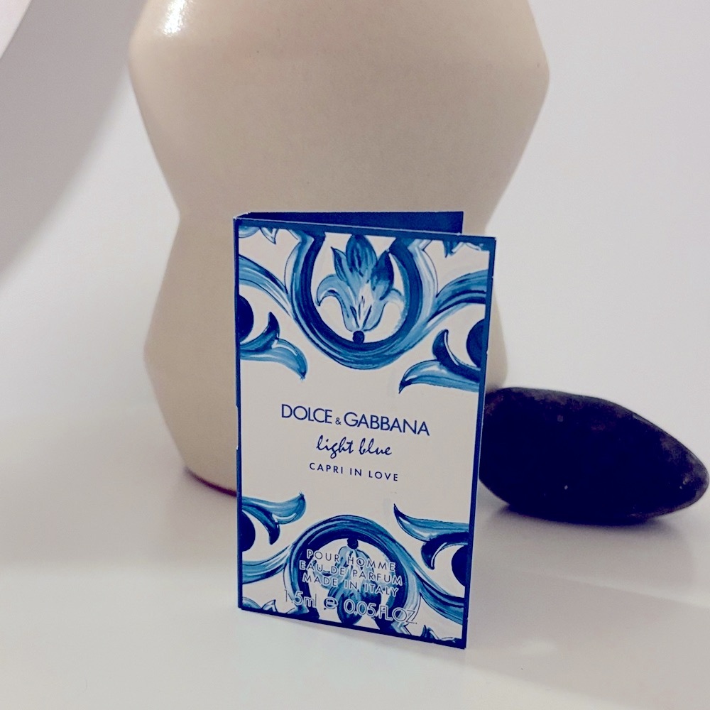 NWT Dolce & Gabbana Men’s Light Blue Capri in Love Perfume Blue and White 1.5 ml
